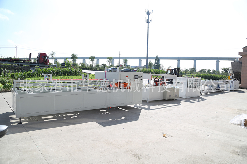 PVC塑料管材擠出生産(chǎn)線設備(bèi)