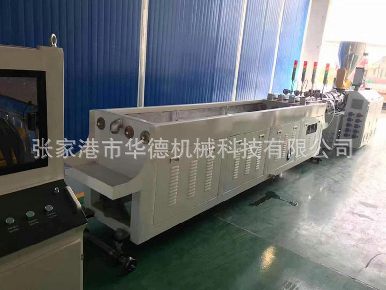 PVC一出四穿線(xiàn)管管材生産(chǎn)線(xiàn)