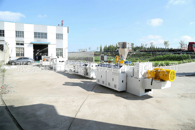 PVC穿線管材生産(chǎn)線 一出二一出四電(diàn)工穿線管